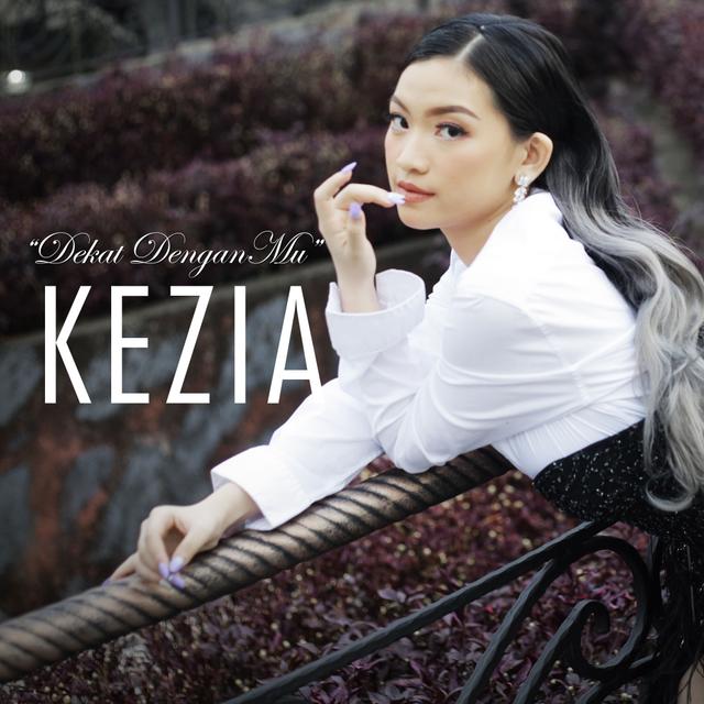 Album cover art for Dekat Dengan Mu