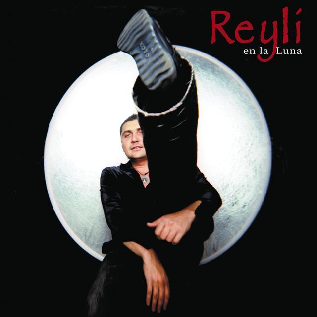 Album cover art for Reyli en la Luna