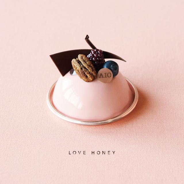 Album cover art for LOVE HONEY