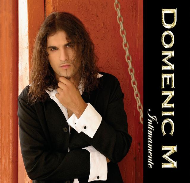 Album cover art for Íntimamente