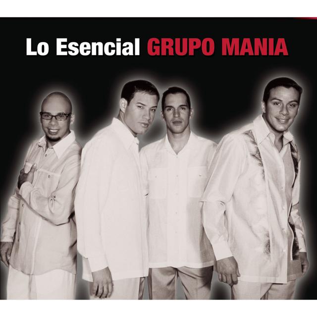 Album cover art for Lo Esencial