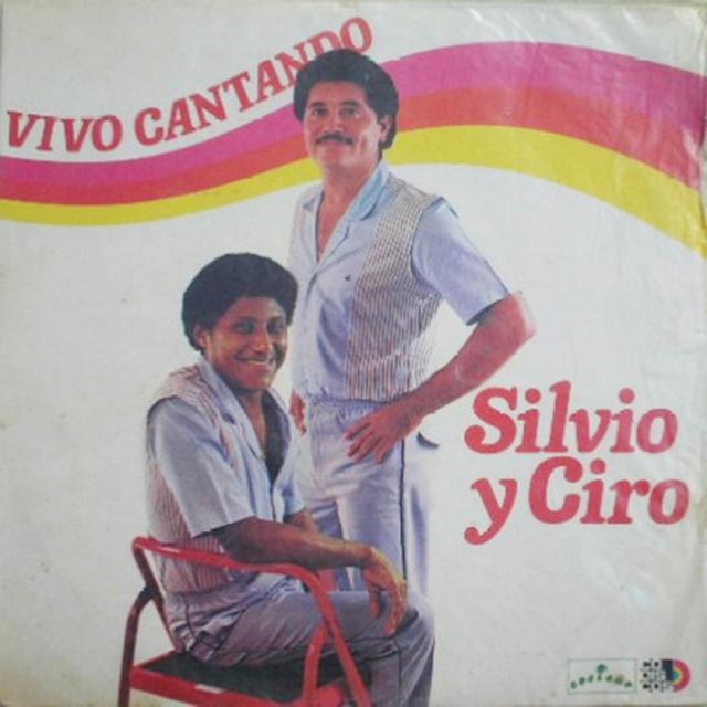 Album cover art for Vivo Cantando