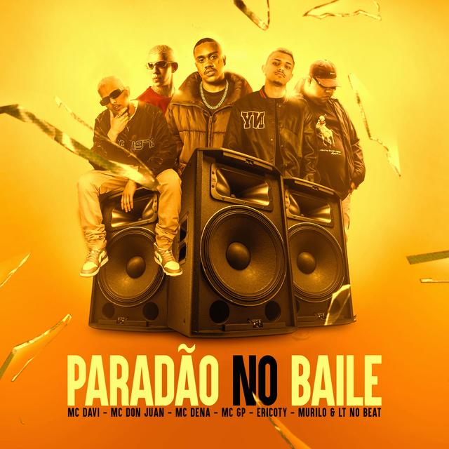 Album cover art for Paradão No Baile