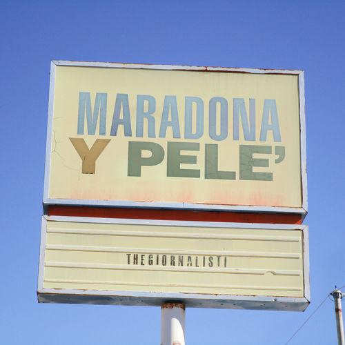 Album cover art for Maradona y Pelé