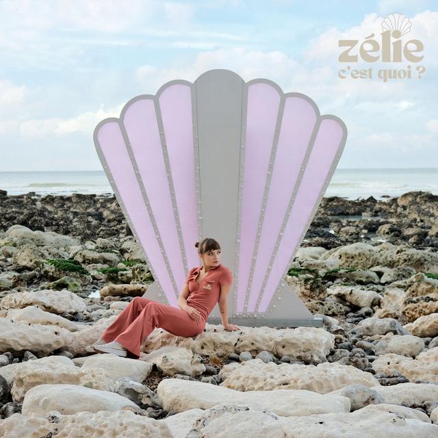 Album cover art for Zélie C'Est Quoi ?